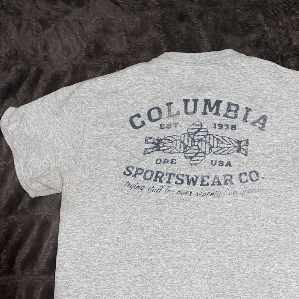 🎱Grey Columbia t-shirt! - Picture 3 of 7